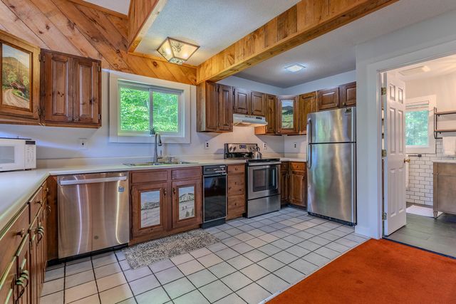 202 Twin Brook Circle, Londonderry, VT 05155