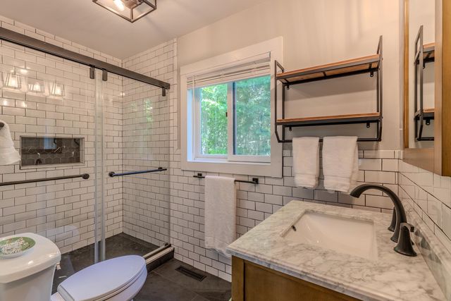 202 Twin Brook Circle, Londonderry, VT 05155