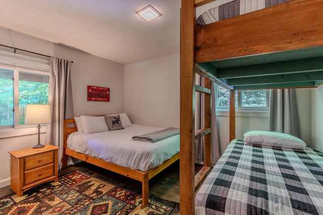 202 Twin Brook Circle, Londonderry, VT 05155