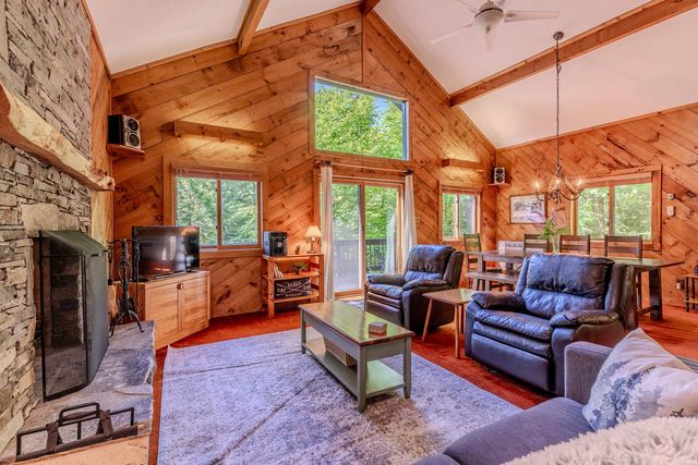 202 Twin Brook Circle, Londonderry, VT 05155