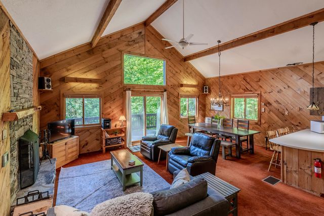 202 Twin Brook Circle, Londonderry, VT 05155