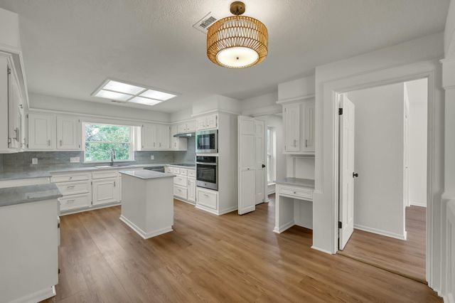 47 Devonshire Drive, Conroe, TX 77304