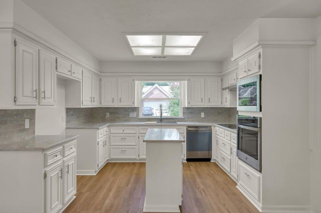 47 Devonshire Drive, Conroe, TX 77304