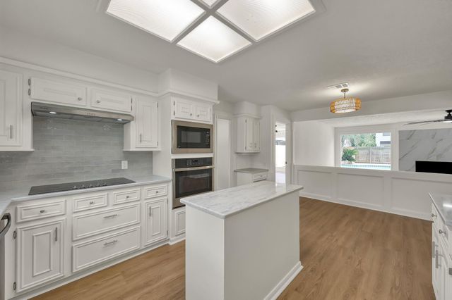47 Devonshire Drive, Conroe, TX 77304