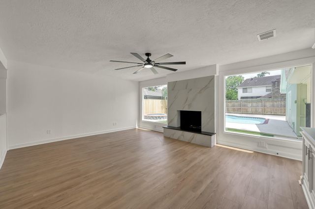 47 Devonshire Drive, Conroe, TX 77304