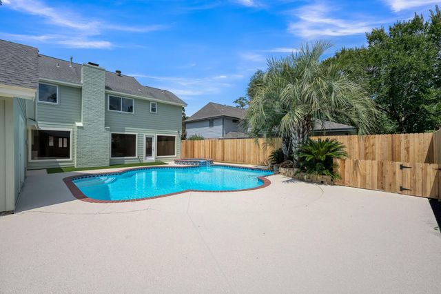 47 Devonshire Drive, Conroe, TX 77304