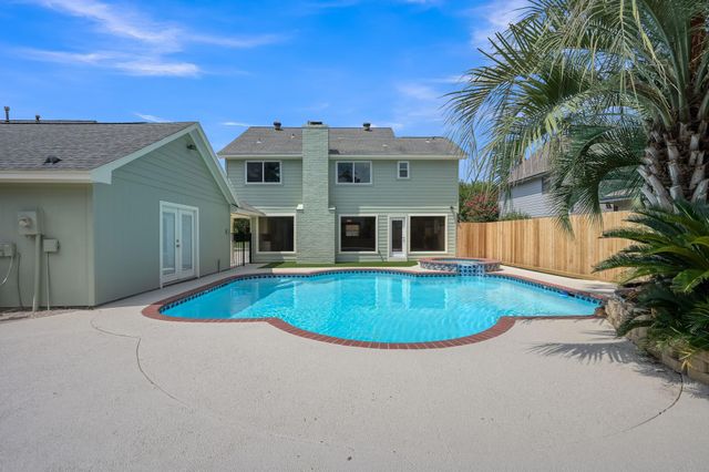 47 Devonshire Drive, Conroe, TX 77304