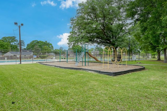 47 Devonshire Drive, Conroe, TX 77304