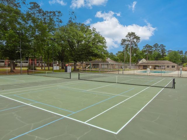 47 Devonshire Drive, Conroe, TX 77304