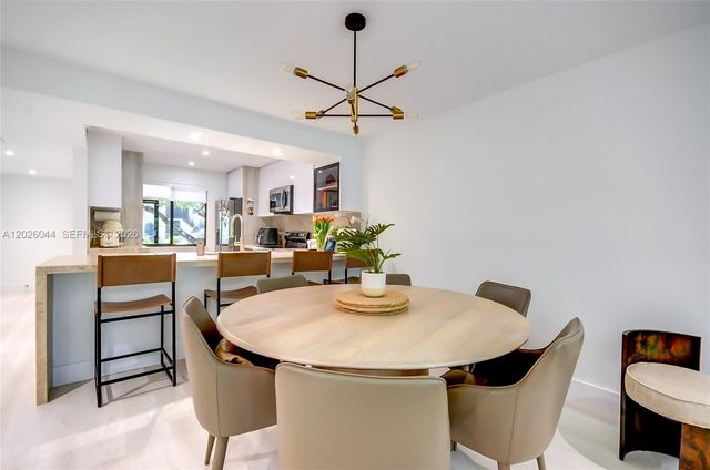 302 Lakeview Dr 105, Weston, FL 33326