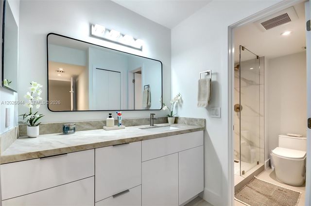 302 Lakeview Dr 105, Weston, FL 33326