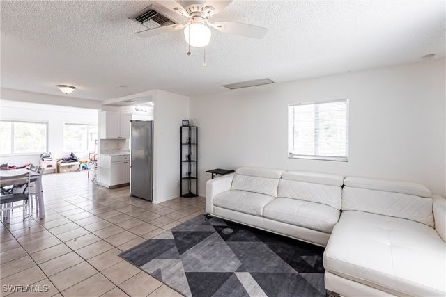 5106 Lee CIR S, Lehigh Acres, FL 33971