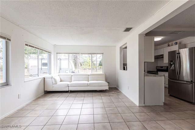 5106 Lee CIR S, Lehigh Acres, FL 33971