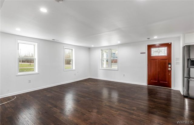 365 Elmwood Road, Grand Island, NY 14072