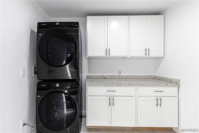 365 Elmwood Road, Grand Island, NY 14072