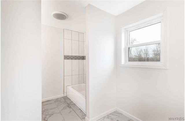 365 Elmwood Road, Grand Island, NY 14072