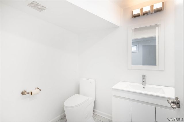 365 Elmwood Road, Grand Island, NY 14072