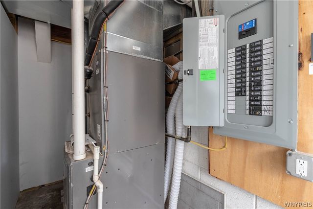 365 Elmwood Road, Grand Island, NY 14072