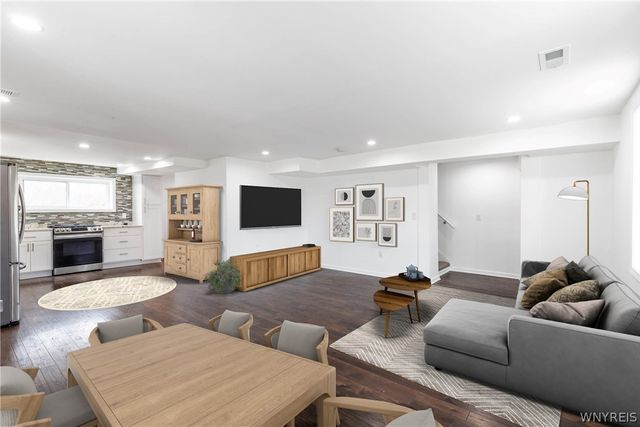 365 Elmwood Road, Grand Island, NY 14072