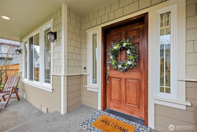 2712 Sunset Court, Steilacoom, WA 98388