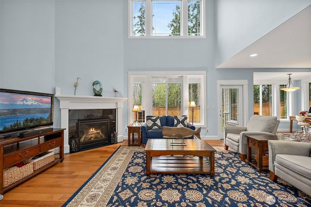 2712 Sunset Court, Steilacoom, WA 98388