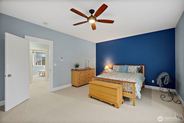 2712 Sunset Court, Steilacoom, WA 98388