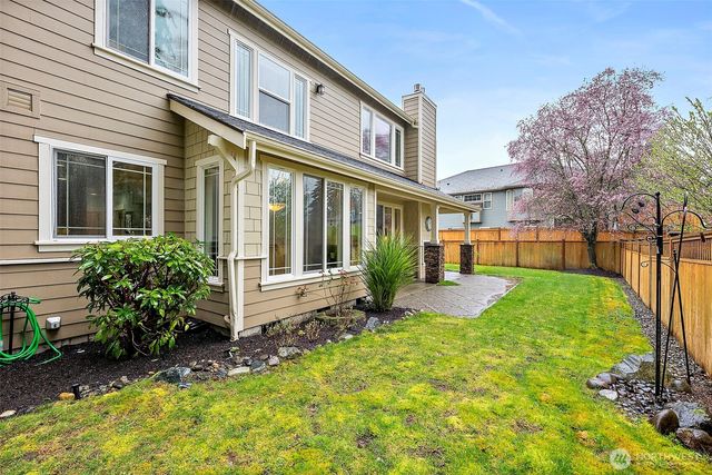 2712 Sunset Court, Steilacoom, WA 98388