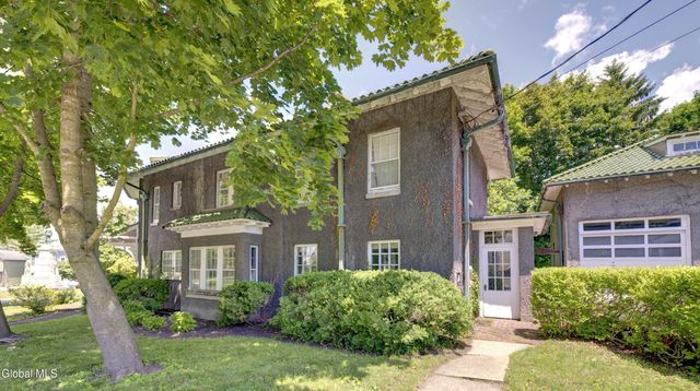 8 Union Place, Johnstown, NY 12095