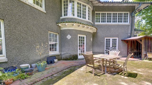 8 Union Place, Johnstown, NY 12095