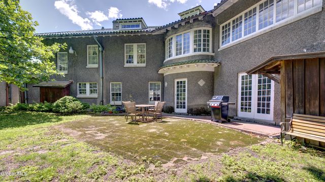 8 Union Place, Johnstown, NY 12095