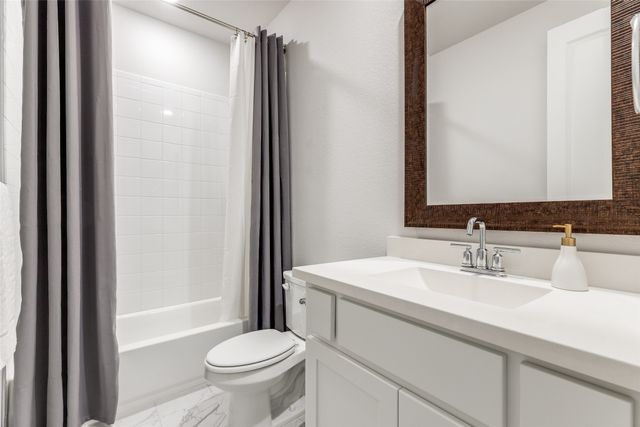 1835 Bell Court, Van Alstyne, TX 75495