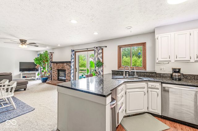 5542 Painted Maple Court, Indianapolis, IN 46254