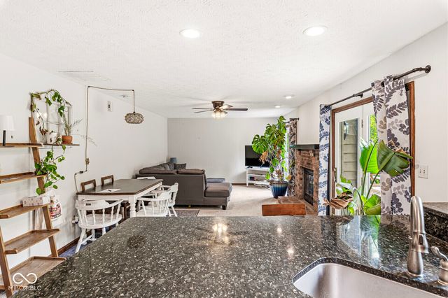 5542 Painted Maple Court, Indianapolis, IN 46254