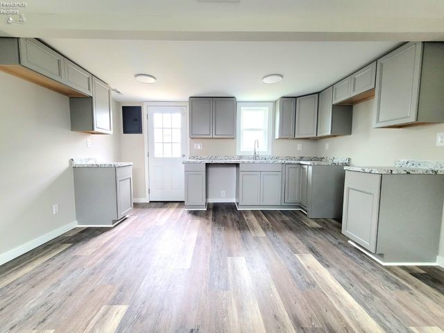 748 S. Front, Fremont, OH 43420