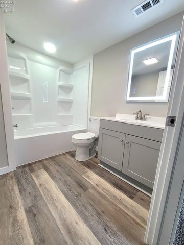 748 S. Front, Fremont, OH 43420