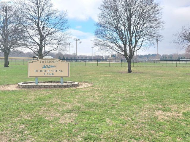 748 S. Front, Fremont, OH 43420