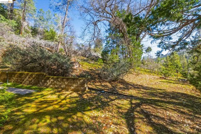 21440 N Tuolumne Rd, Twain Harte, CA 95383