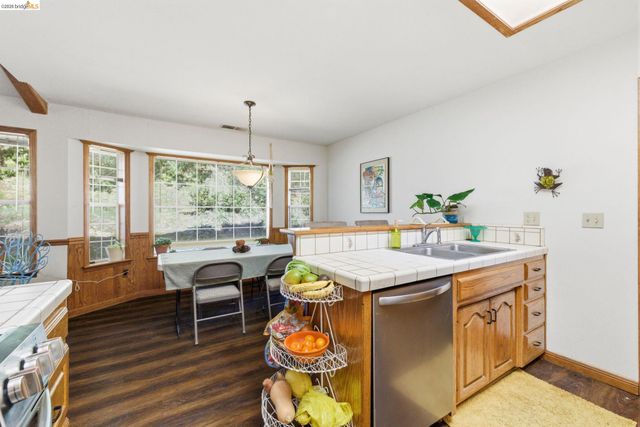 21440 N Tuolumne Rd, Twain Harte, CA 95383