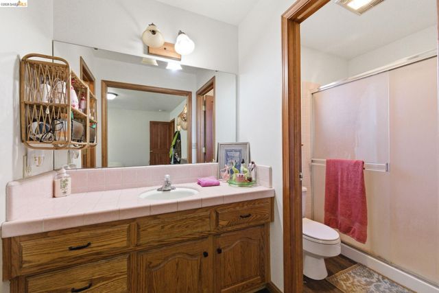 21440 N Tuolumne Rd, Twain Harte, CA 95383