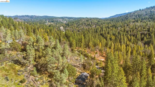 21440 N Tuolumne Rd, Twain Harte, CA 95383