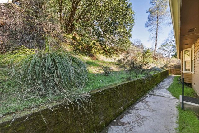 21440 N Tuolumne Rd, Twain Harte, CA 95383