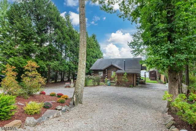 207 Bearfort Rd, West Milford Twp., NJ 07480
