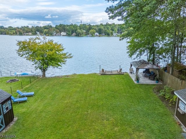 207 Bearfort Rd, West Milford Twp., NJ 07480