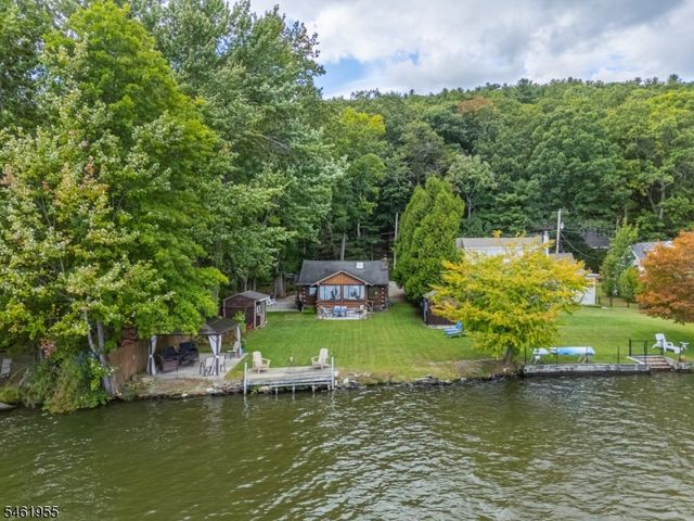 207 Bearfort Rd, West Milford Twp., NJ 07480
