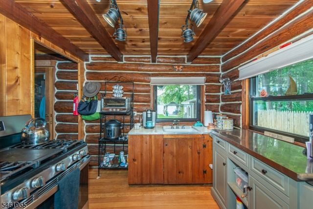 207 Bearfort Rd, West Milford Twp., NJ 07480
