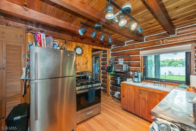 207 Bearfort Rd, West Milford Twp., NJ 07480