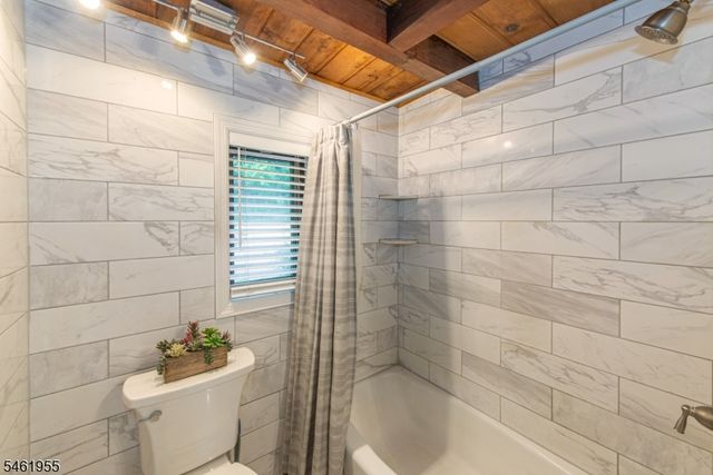 207 Bearfort Rd, West Milford Twp., NJ 07480