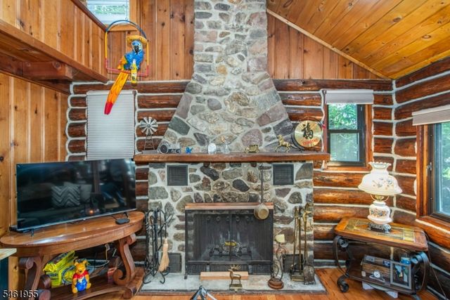 207 Bearfort Rd, West Milford Twp., NJ 07480