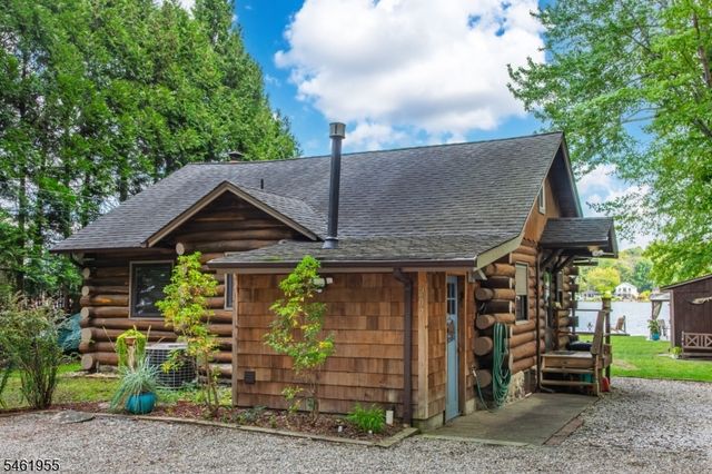 207 Bearfort Rd, West Milford Twp., NJ 07480