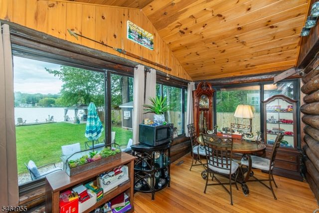 207 Bearfort Rd, West Milford Twp., NJ 07480